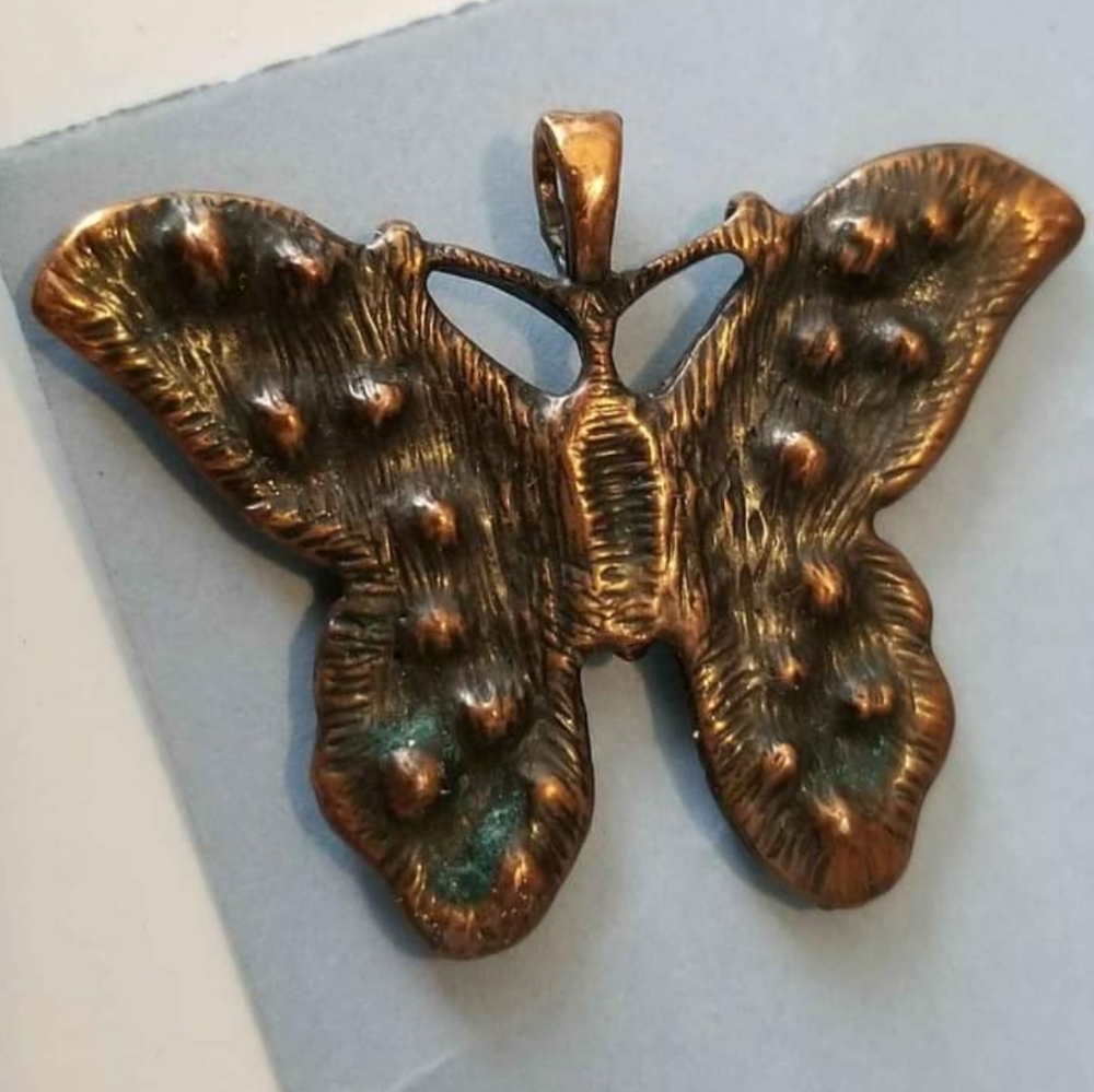 Relisted - butterfly pendant dark copper charm - Picture 5 of 6